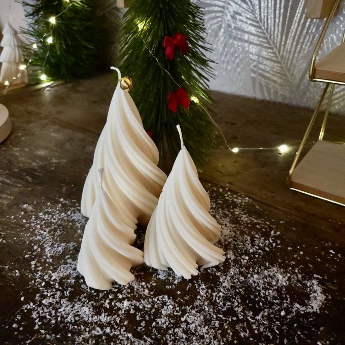 Trio Sapins Torsadés – Blanc Sculptural