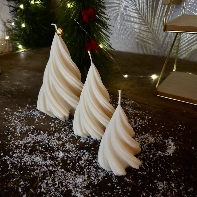 Trio Sapins Torsadés – Blanc Sculptural